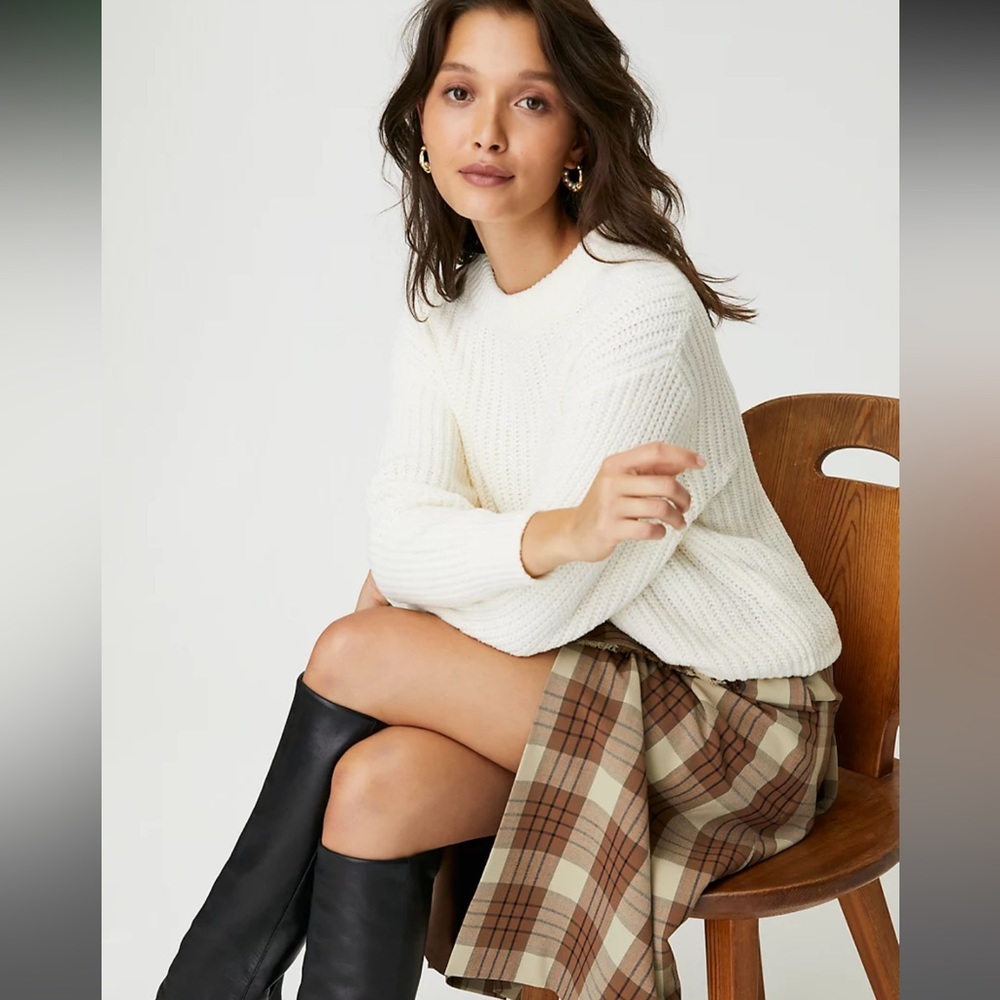 Aritzia Wilfred chenille essential sweater